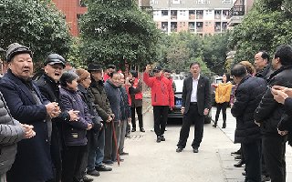 2018年2月9日林董慰问12名农垦老人